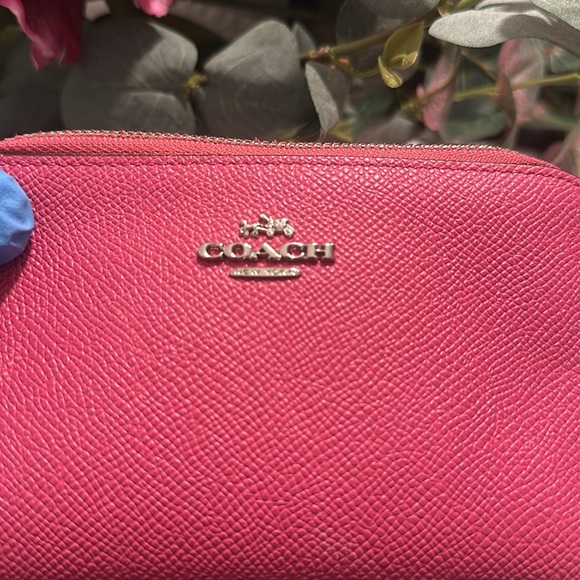 Coach Pink Women's make up bag - Picture 3 of 12